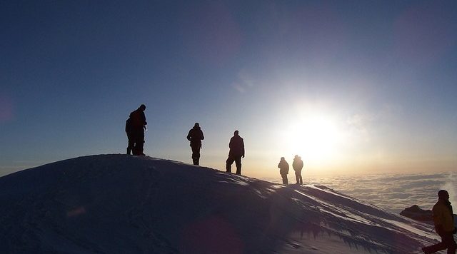 por-do-sol-escalada-pico-montanha-motivacao-para-estudar-para-concursos